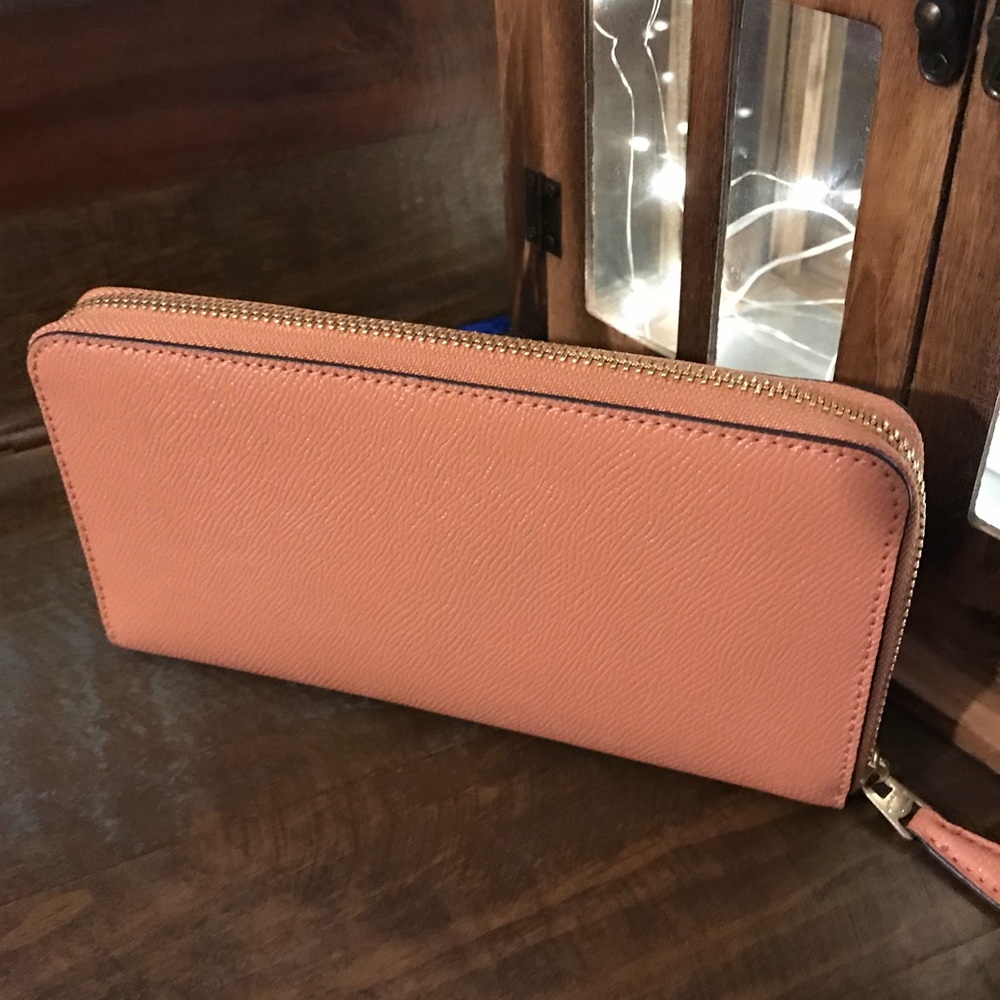 💛SOLD**Coach Crossgrain Wallet - Picture 2 of 6